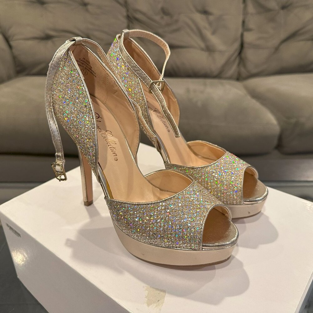 De Blossom Collection Gold Sparkle Heels Size 7.5